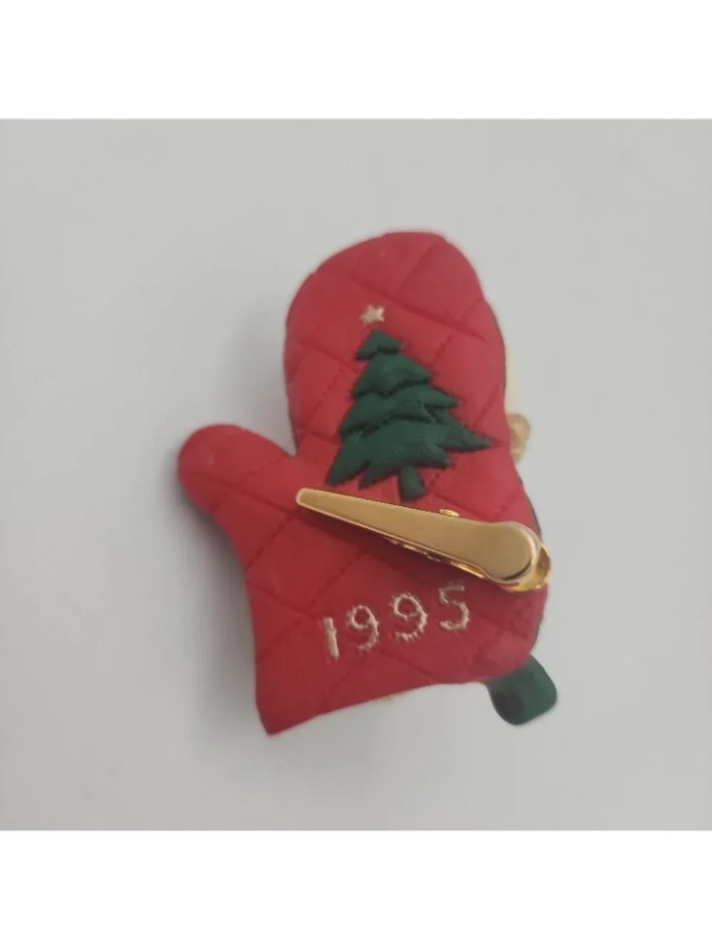 Vintage Hallmark Keepsake Ornament White Cat Naps Clip On red Potholder #2 1995